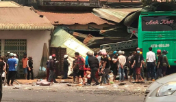 Hiện trường tan hoang vụ xe giường nằm lao thẳng vào nhà người dân ở Gia Lai