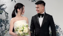 Hé lộ thiệp cưới của Quang Hải - Chu Thanh Huyền, số lượng khách mời 'khủng' đến mức nào mà netizen trầm trồ