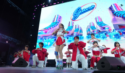 Hot girl bước ra từ Vietnam Idol 2023 vừa hát live vừa “trượt patin” kết hợp vũ đạo trước hơn 50,000 khán giả
