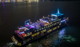 Bắn pháo hoa trên du thuyền: Điểm sáng mới cho du lịch Hạ Long hè 2024