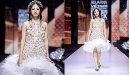 Hoa hậu Trương Hồ Phương Nga tái xuất sàn diễn thời trang với 'Thị Mầu in Paris' của NTK Nguyễn Tiến Truyển