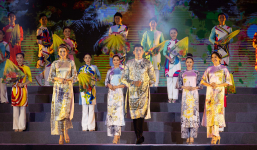 Dàn Hoa hậu, Nam vương diện áo dài trên quê Bác Hồ trong BST mới của NTK Việt Hùng