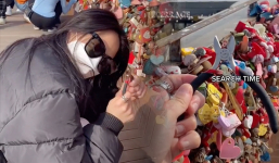 Chia tay bạn trai, cô gái vượt đại dương từ Mỹ về Hàn Quốc để… cắt móc khoá tình yêu
