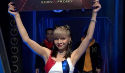 CĐM săn lùng infor hotgirl cầm bảng tên thí sinh trong Rap Việt, trông giống Lisa nhưng hóa ra là idol tiktok