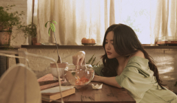 Bích Phương chính thức comeback bằng ca khúc 'ru ngủ' ngọt lịm: 'Ngủ ngon để có sức hóng drama nào'