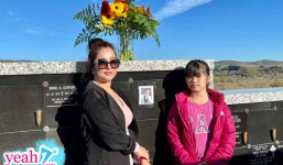 Thúy Nga đưa con gái đến thăm mộ Chí Tài sau 100 ngày mất: 'Nhìn thấy anh, em nghẹn ngào quá'