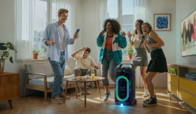 Tận hưởng Staycation chill hết nấc, phải có loa tháp di động Samsung