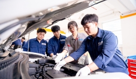 Từ đam mê đến sản phẩm: cùng HUTECH tạo nên chiếc ô tô của bạn