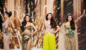 Á hậu Chế Nguyễn Quỳnh Châu rạng rỡ trong khoảnh khắc “final walk”