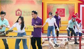 Diễm My 9x bị thương tay vẫn dốc sức cùng Ngọc Sơn bắt Vịt giúp các em nhỏ mồ côi vượt qua khó khăn