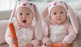 Cặp song sinh chỉ khác nhau một thói quen, nhưng thành tích học tập vô cùng chênh lệch