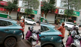 Chồng nói đi công tác nhưng thực chất là đi với tình nhân, bất ngờ hơn khi 'tiểu tam' là bạn thân của vợ