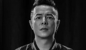 Một nam ca sĩ đột ngột qua đời tại nhà riêng, sau 3 ngày mới được phát hiện, không có vợ con