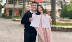 Quang Hải khoe đi đăng ký kết hôn với Chu Thanh Huyền, dàn cầu thủ vào “cảnh báo” chuyện lấy vợ cực hài hước