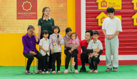 Dương Hồng Phúc, JayKii khóc nghẹn trước 4 anh em mồ côi cha, vóc dáng nhỏ bé vì ăn uống thiếu chất
