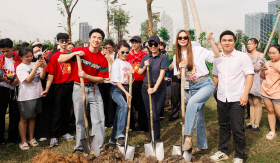 Hồ Ngọc Hà và dàn sao khoe sắc trong buổi sớm, cùng trồng cây cho “Thành phố nở hoa”