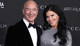 Vợ sắp cưới tỉ phú Jeff Bezos ký hợp đồng tiền hôn nhân