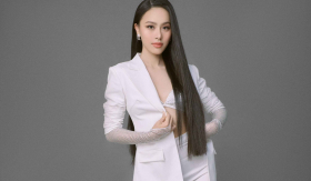 Ngọc Hằng thể hiện trình ngoại ngữ, debate với dàn đối thủ tại Miss Intercontinental 2023