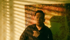 Sau thời gian dài vắng bóng, “thợ hát” Duy Mạnh trở lại với bài hát mới mang tên “Họa Sĩ Điên”