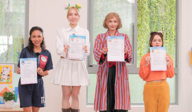 Phạm Quỳnh Anh khóc òa trước mặt Thảo Trang, Emily và Lâm Minh sau khi biết điểm số tại tập 1 Mẹ siêu nhân