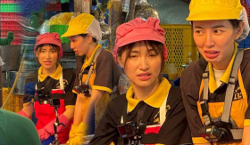 Hoa hậu Thùy Tiên rủ Hòa Minzy bán cá ở chợ Bình Điền