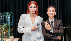 Lan Khuê xuất hiện tại Vertu Việt Nam khiến netizen chú ý chiếc điện thoại tiền tỷ