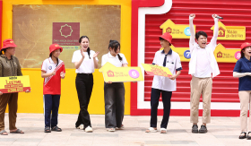 Diễn viên Quang Trung và hoa hậu Nguyễn Ngọc Kiều Duy góp sức mang về hơn 100 triệu đồng cho các em nhỏ mồ côi