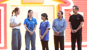 Lâm Vỹ Dạ và Hà Thu khóc nghẹn trước cô bé mồ côi sống một mình trong căn nhà cũ