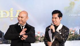 Danh ca Ngọc Sơn trổ tài nói tiếng Thái, song ca với A Tuân tại Thái Lan