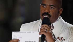 MC Steve Harvey - người từng đọc nhầm tên Hoa hậu vắng mặt tại chung kết Miss Universe 2020, nguyên nhân do đâu?