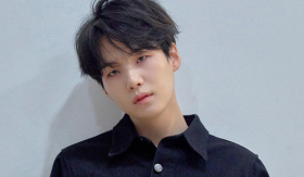 Suga (BTS) nhiễm Covid-19