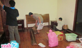 Dọn dẹp nhà đón tết, cô gái xúc động phát hiện tiền người mẹ ung thư để dành cho mình trước khi qua đời