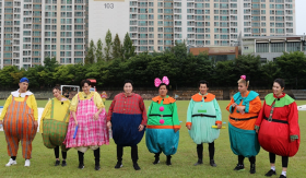 'Soi' khả năng Tiếng Anh của dàn cast 'Running Man' khi gặp Kim Jongkook: Người được khen, người không ai hiểu gì!
