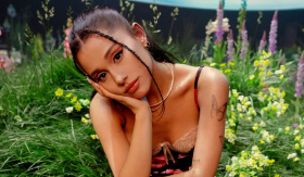 Định nghĩa live-stage mới từ Ariana Grande sau loạt sân khấu cực đỉnh cùng VEVO