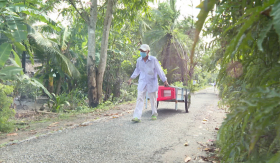 Vợ bỏ đi gần 30 năm, người đàn ông một mình nuôi 3 đứa con khôn lớn giờ lại phải “còng lưng” nuôi cháu ngoại ở tuổi 55