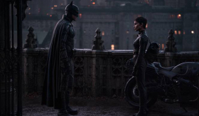 Robert Pattinson bắt tay cùng Zoe Kravitz trong trailer mới của 'The Batman'