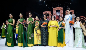Mãn nhãn với BST Cá chép hoá rồng đậm chất dân tộc hiện đại của NTK Phương Hồ