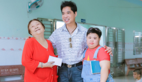 Ngọc Sơn mang đến niềm vui cho trẻ em mồ cô khuyết tật cùng 200 cụ già neo đơn