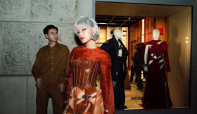 Châu Bùi góp mặt trong buổi triển lãm của NTK Việt từng được Anna Wintour khen ngợi
