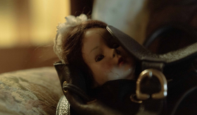 Vong hồn rước lễ: con ma búp bê đáng sợ nhấn chìm tâm trí người xem sắp đổ bộ rạp chiếu!