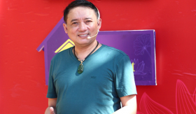 Diễn viên hài Chiến Thắng thừa nhận đi diễn thường xuyên nên không có nhiều thời gian chơi với con