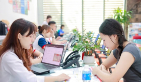 Chênh lệch điểm chuẩn giữa học bạ và điểm thi THPT tại các trường ra sao?