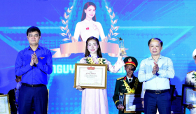 Vinh danh ca sĩ Hòa Minzy và những người trẻ sống đẹp vì cộng đồng