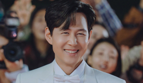 tvN tung ảnh nhá hàng phim mới: Lee Jung Jae 'mắc kẹt' trong hào quang vai diễn cũ
