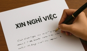 Cô gái 21 tuổi nhắn tin xin nghỉ việc gây bão mạng: Lịch sự hay… làm quá?