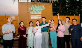 Thu Trang “chơi lớn” vác bụng bầu đến showcase tái hiện đám giỗ miền Tây chưa từng có trong điện ảnh Việt