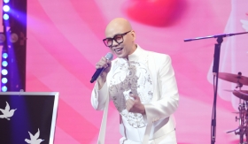 Phan Đinh Tùng kết hợp G-Ducky trong ca khúc năm mới “Happy New Year”