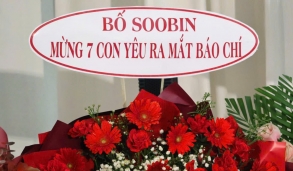 SOOBIN gửi hoa chúc mừng UPRIZE, lời nhắn “Mừng 7 con yêu ra mắt báo chí” gây chú ý