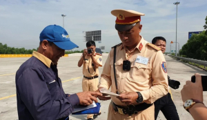 Ra đường nhớ mang theo 4 loại giấy tờ này để không bị phạt: Nhiều người thường hay quên