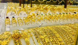 Giá vàng nhẫn đồng loạt giảm, chênh lệch với vàng thế giới lên đến 15 triệu đồng: Nên mua hay chờ?